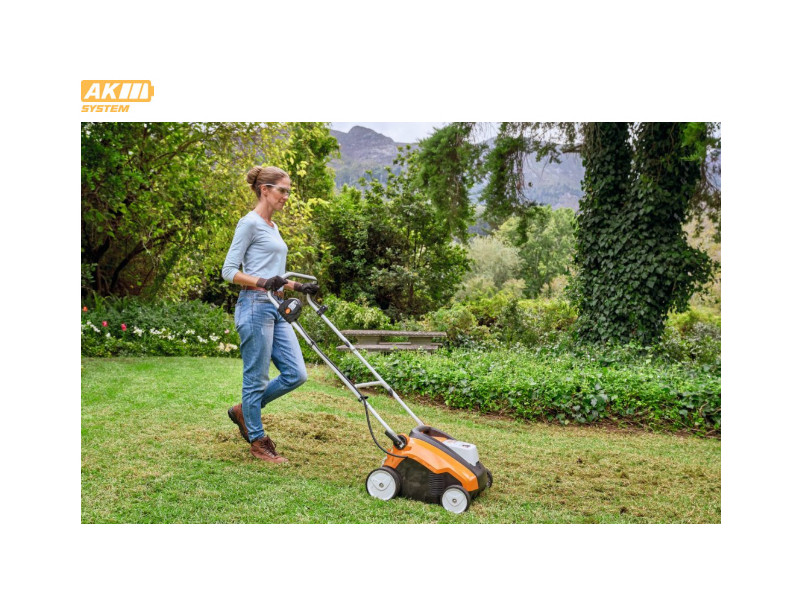STIHL Akku Vertikutierer RLA 240.0 solo - ohne Akku ohne Ladegerät