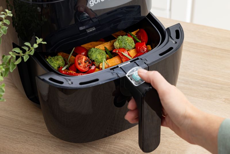 GORENJE AirFryer Solo - Heißluft-Fritteuse (4,5 Liter) AF1700B