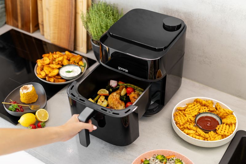 GORENJE AirFryer Steam - Heißluft-Fritteuse (6,7 Liter) AF1800ST