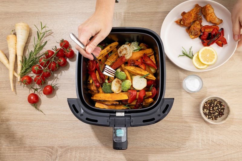 GORENJE AirFryer Solo - Heißluft-Fritteuse (4,5 Liter) AF1700B
