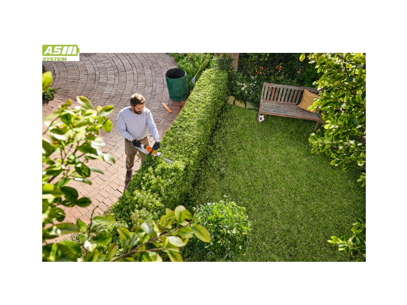 STIHL Akku Heckenschere HSA 30 mit Akku AS 2 und Ladegerät AL 1