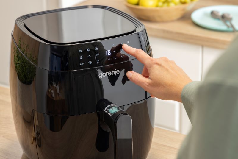 GORENJE AirFryer Solo - Heißluft-Fritteuse (4,5 Liter) AF1700B